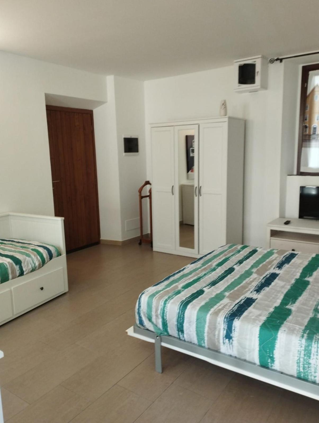 Aurora House. Apartment Abbadia Lariana Bagian luar foto